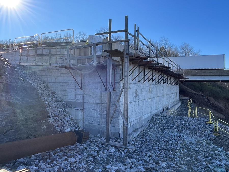 Abutment construction