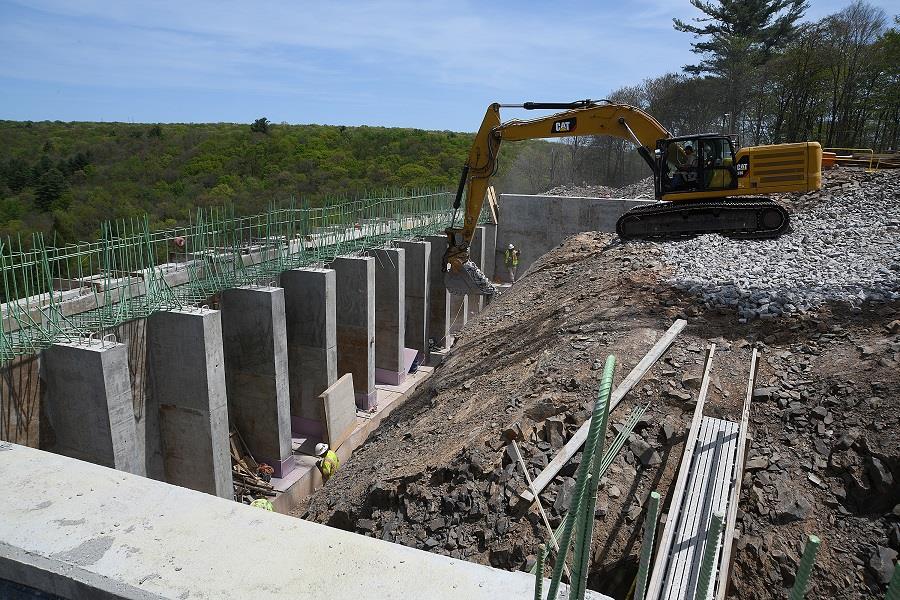 Bridge abutment construction