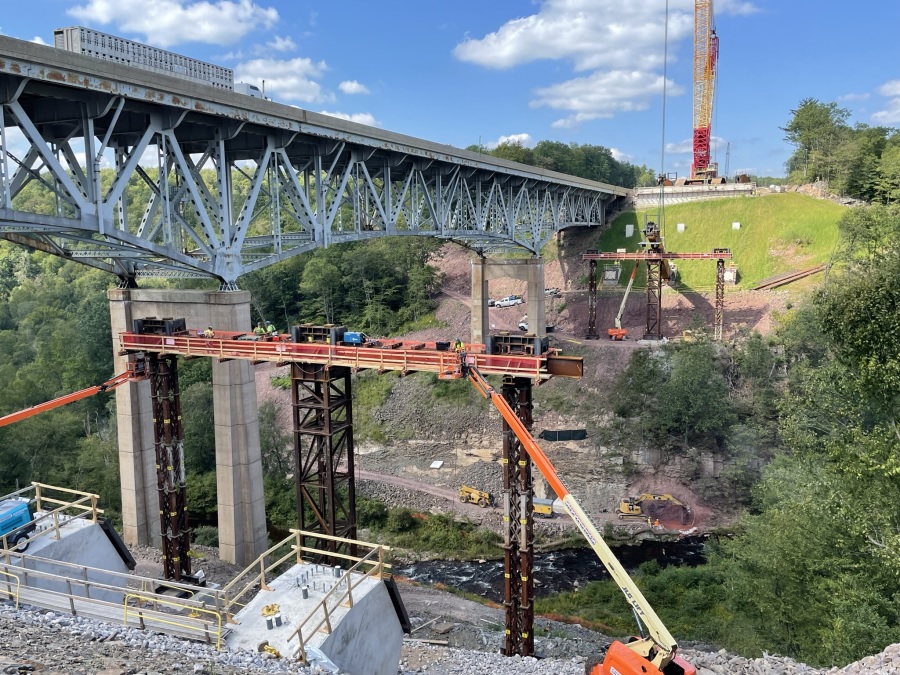 Bridge arch construction