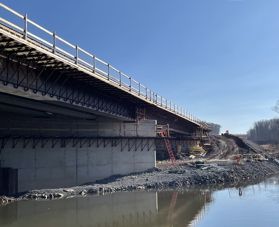Unami Creek bridge construction