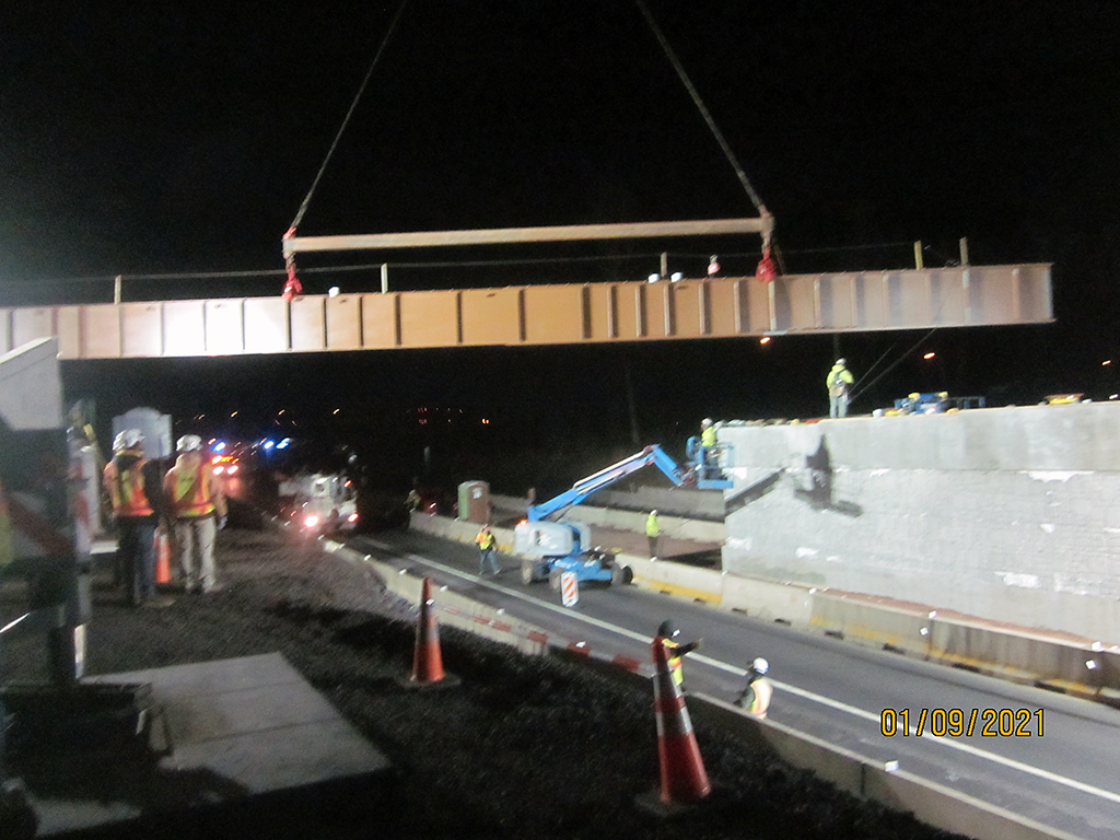 Erection of structural steel girders from median pier to north abutment (Span 2) (Sep 2020/Feb 2021)