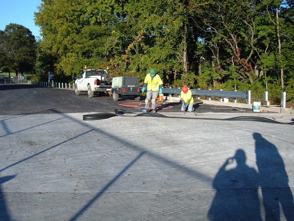 Installation of strip seals on the Ford Road Bridge (Sept 2013)
