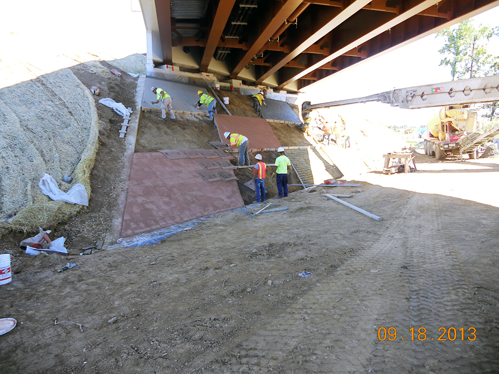 New slope wall installation at the westbound abutment (Sept 2013)