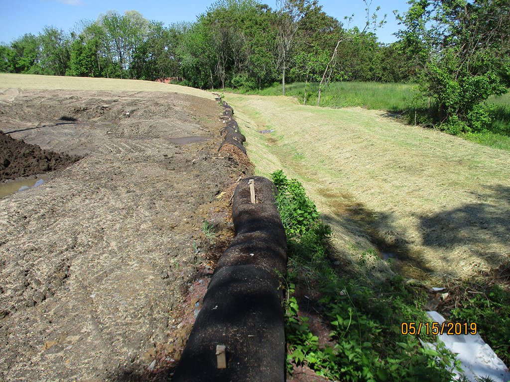 Drainage channel stabilized and functional (Mar/Jul 2019)