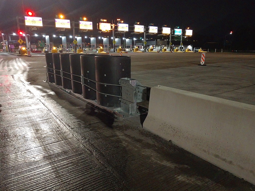 Installation of concrete median barrier and attenuator (Mar/Jul 2019)