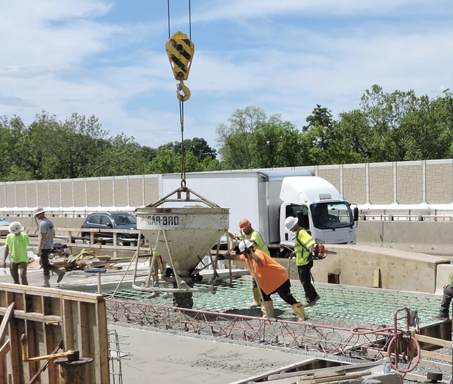 EB deck pour
