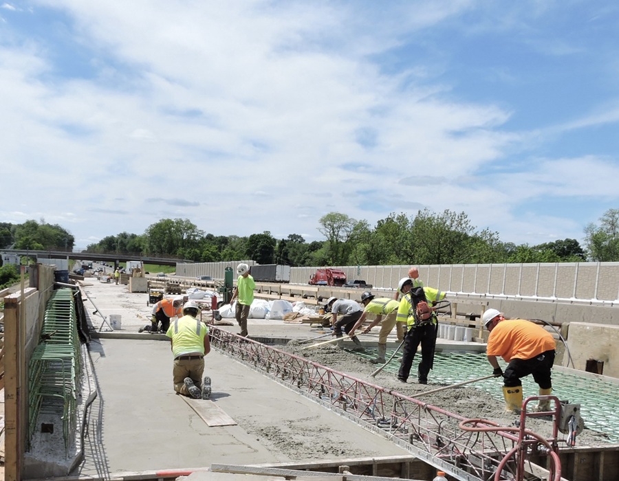 EB deck pour
