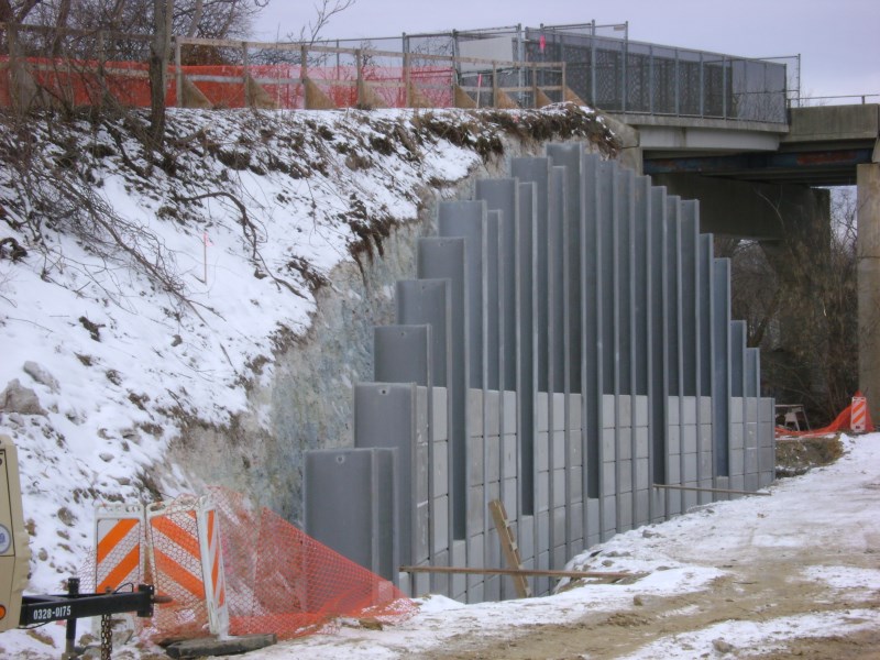 March 2014 - Retaining Wall