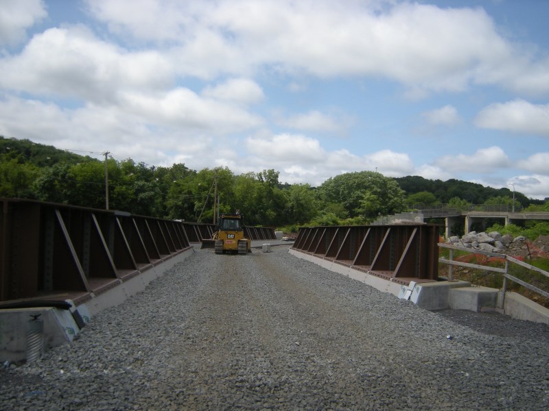 July 2015 207 Norfolk Southern Placing Railroad Track on New Bridge