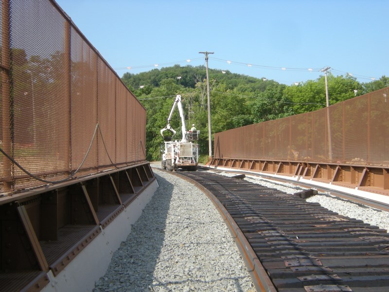 July 2015 207-WB Norfolk Southern Placing Railroad Ties on New Bridge