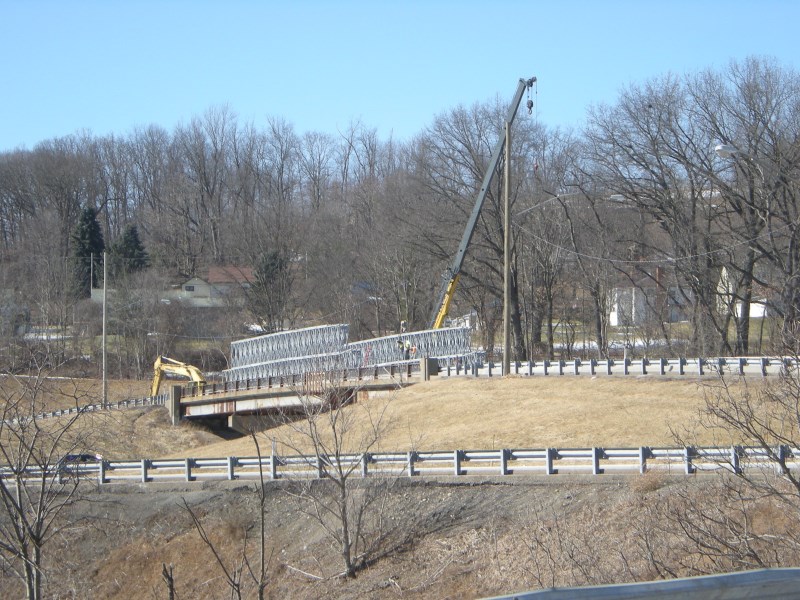 February 2014 - Preparing Prefabricated 210A Bridge for Placement