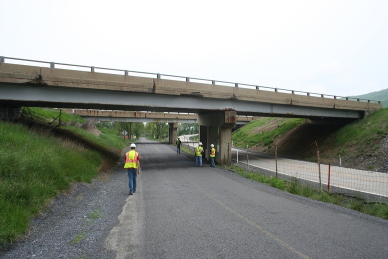 Project Area Photos - Bridge B-561 for I-76E over T-300 (Locke Rd) and Service Rd looking North, MP 185.89