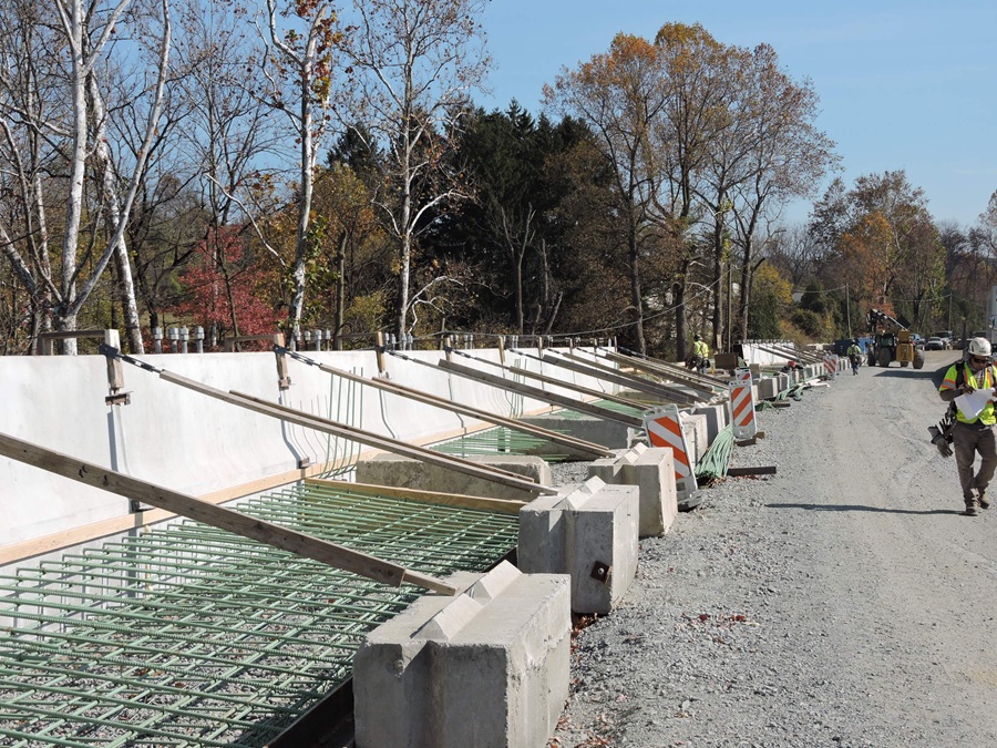 Parapet construction