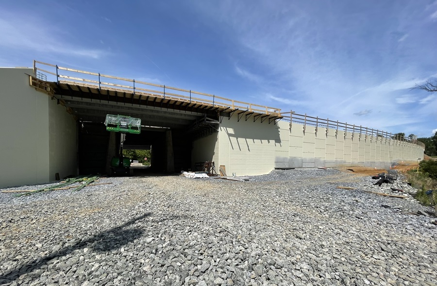 Pine Creek bridge construction