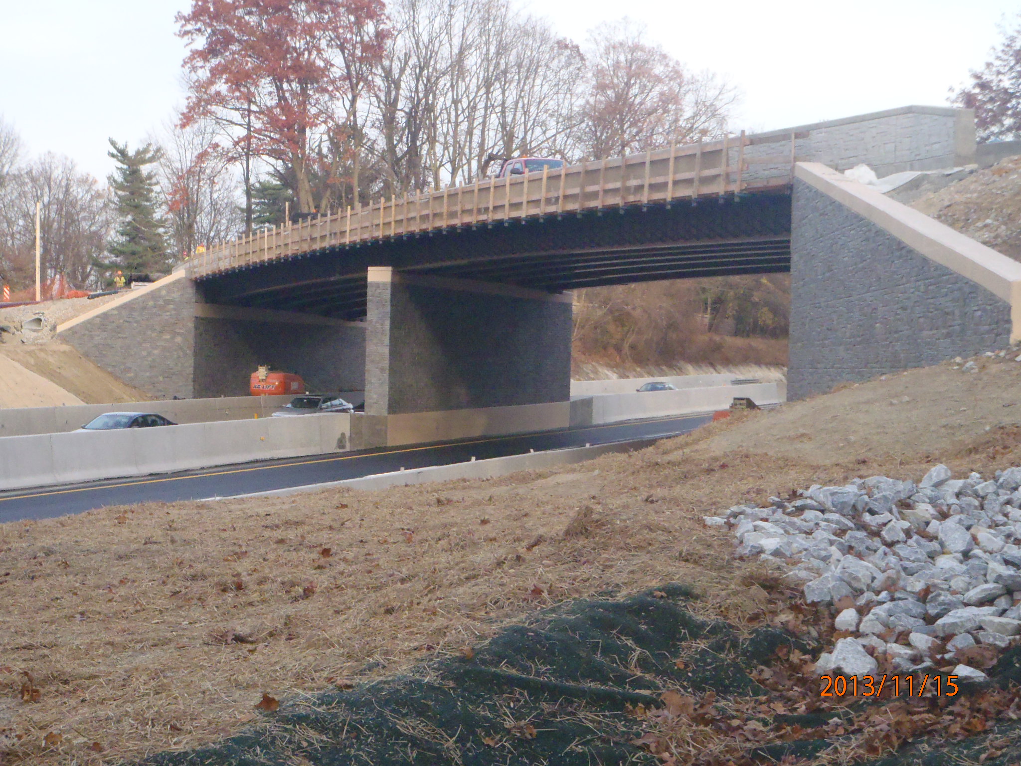 Wall treatments along the new bridge and underpass. November 2013.