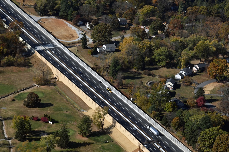 Turnpike open to six lanes