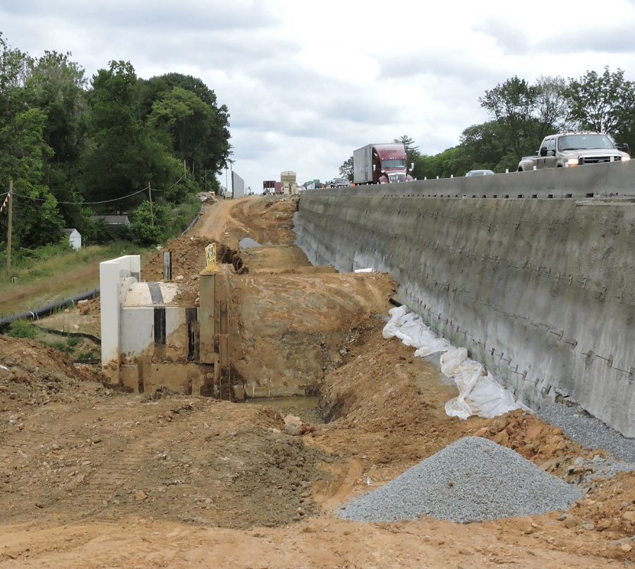 westbound retaining wall construction